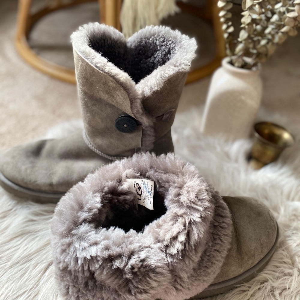 UGG Australia Grey Suede Boots size W10